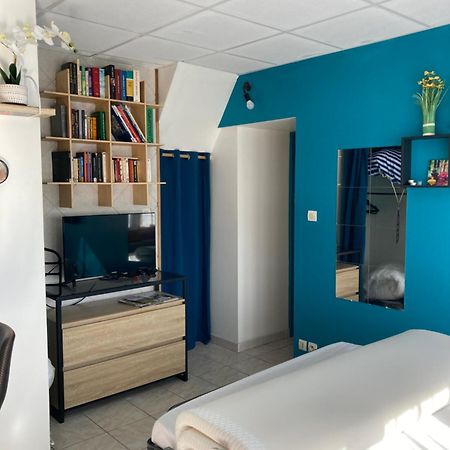Caylus Chez Stella 1 Piece Canape Lit Deux Personnes, Cuisine, Sdb Separee מראה חיצוני תמונה